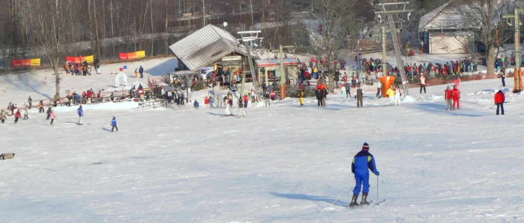 winterurlaub-bayerischer-wald-skifahren-skigebiet-geisskopf-freizeitangebote